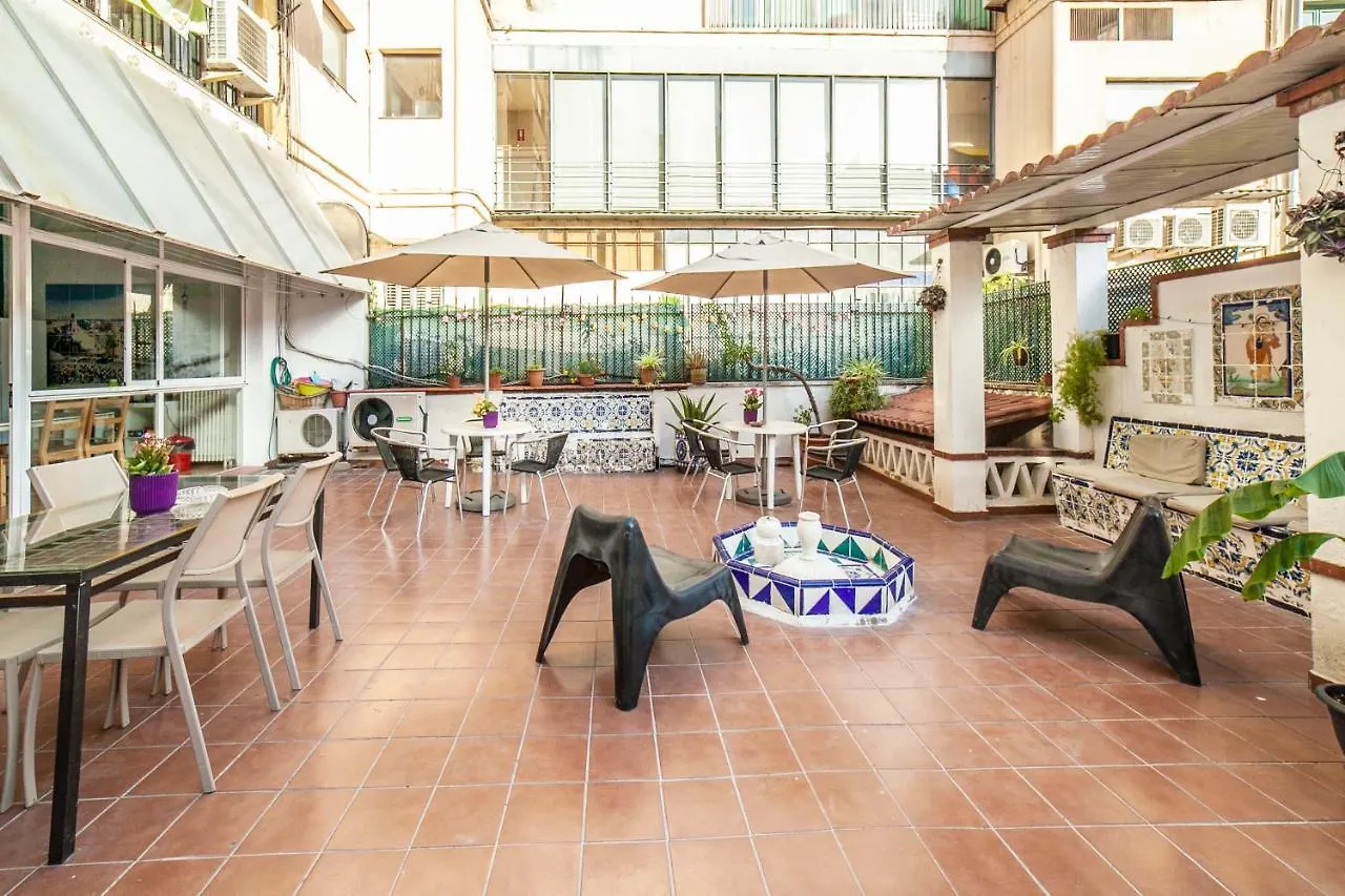 Fabrizzios Terrace Hostel Barcelona