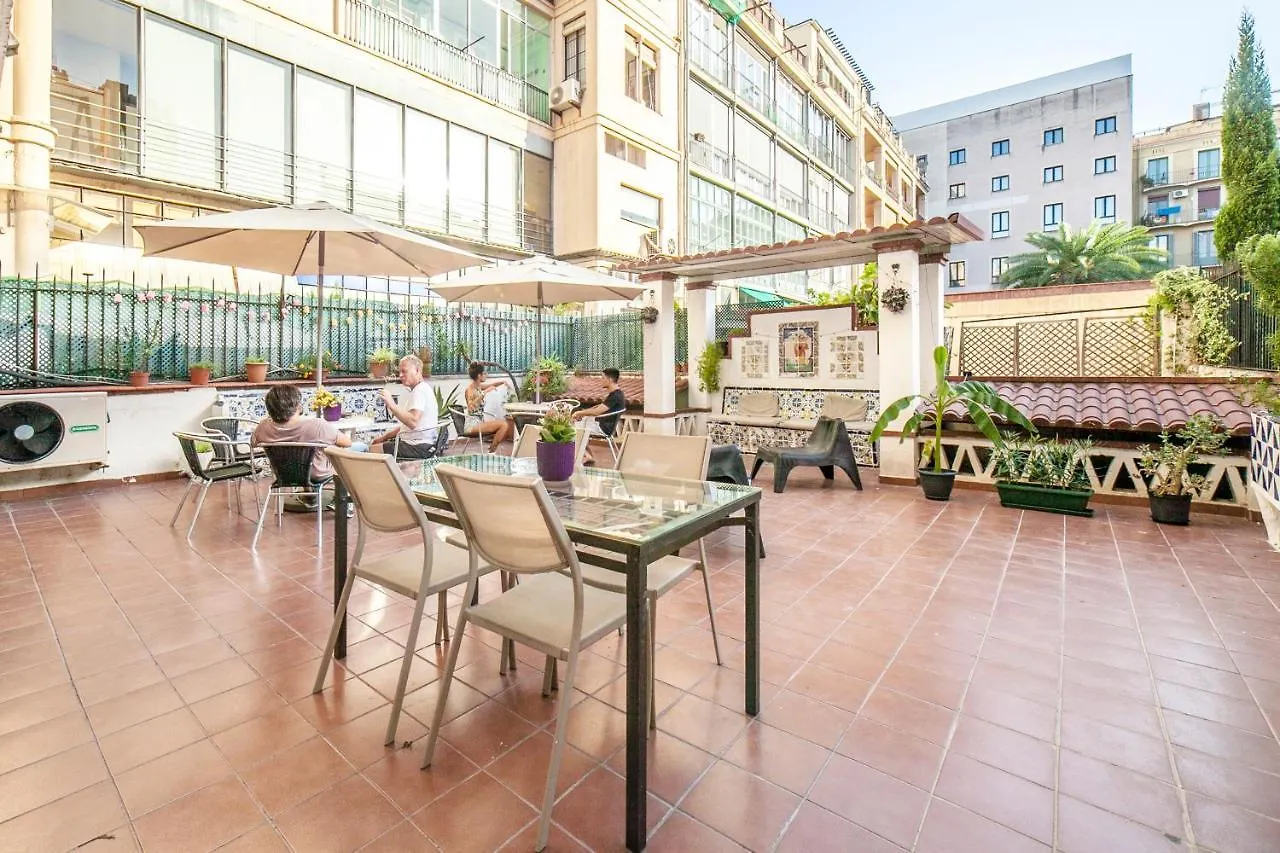 Fabrizzios Terrace Hostel Barcelona