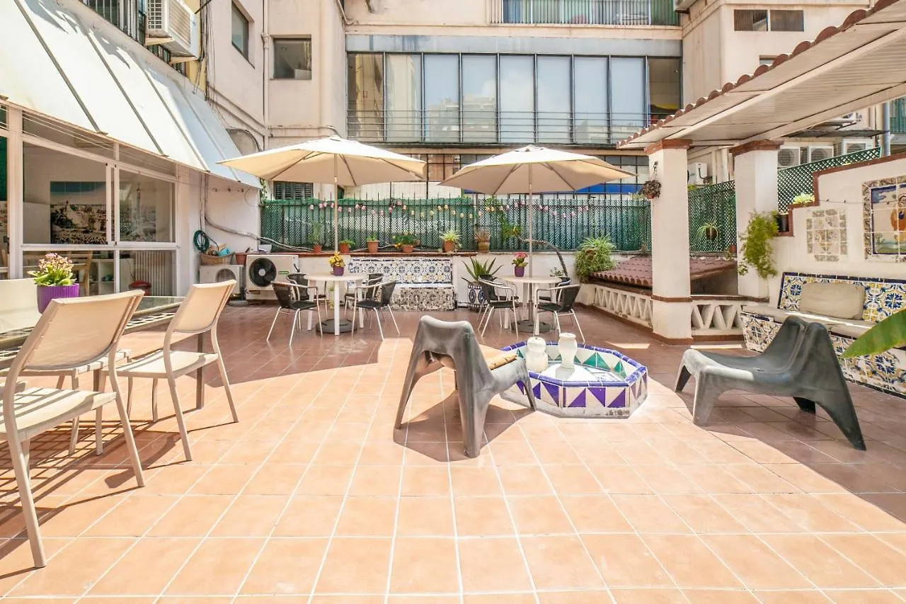 Fabrizzios Terrace Hostel Barcelona