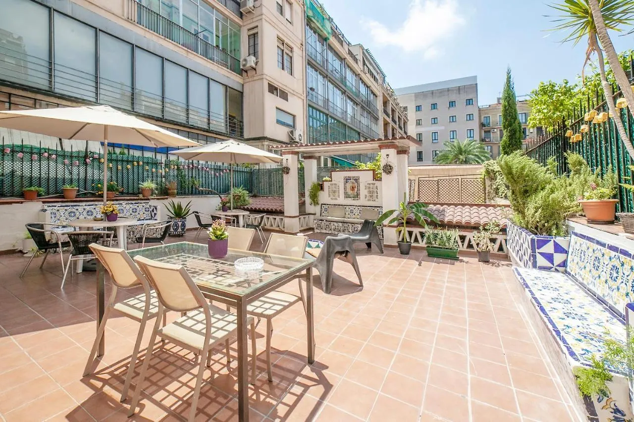 ברצלונה Fabrizzios Terrace Hostel ספרד
