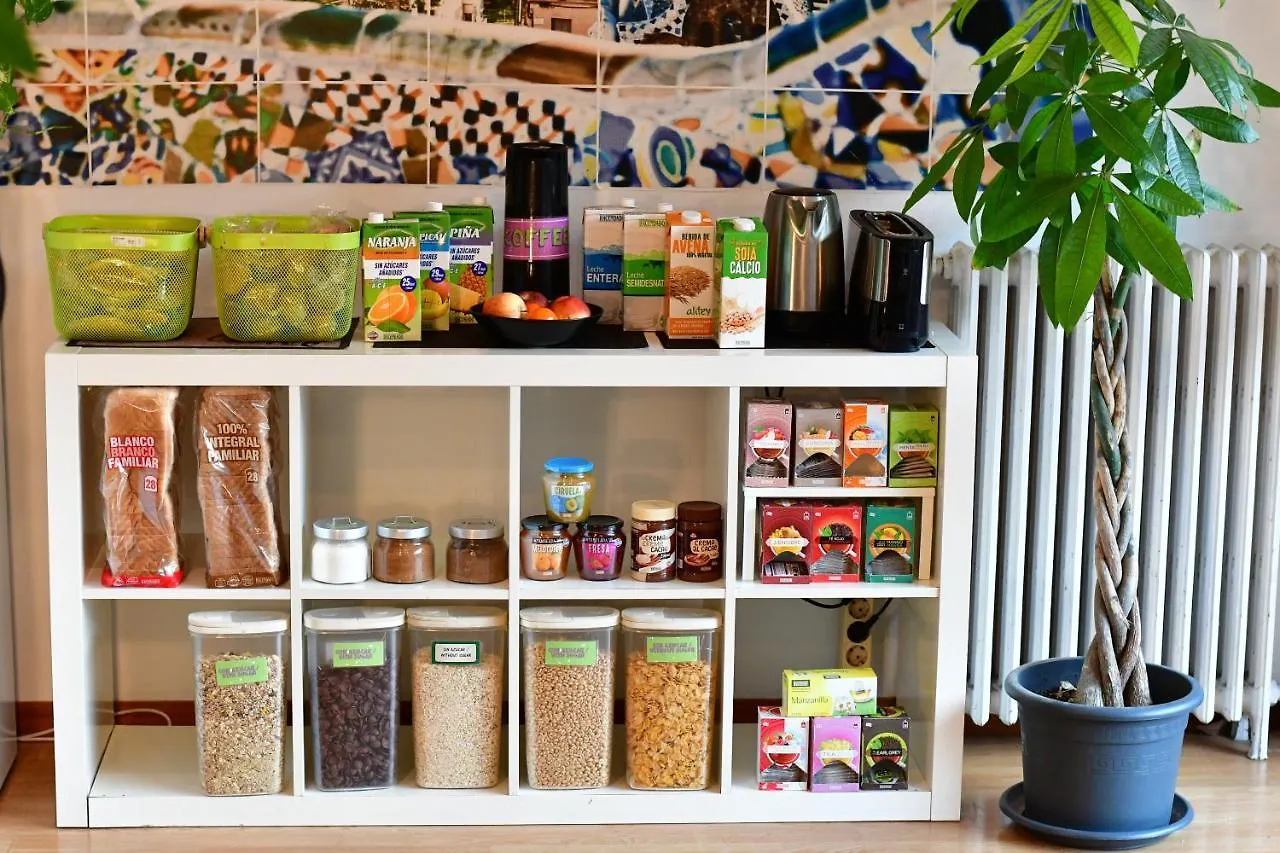 Fabrizzios Terrace Hostel Barcelona