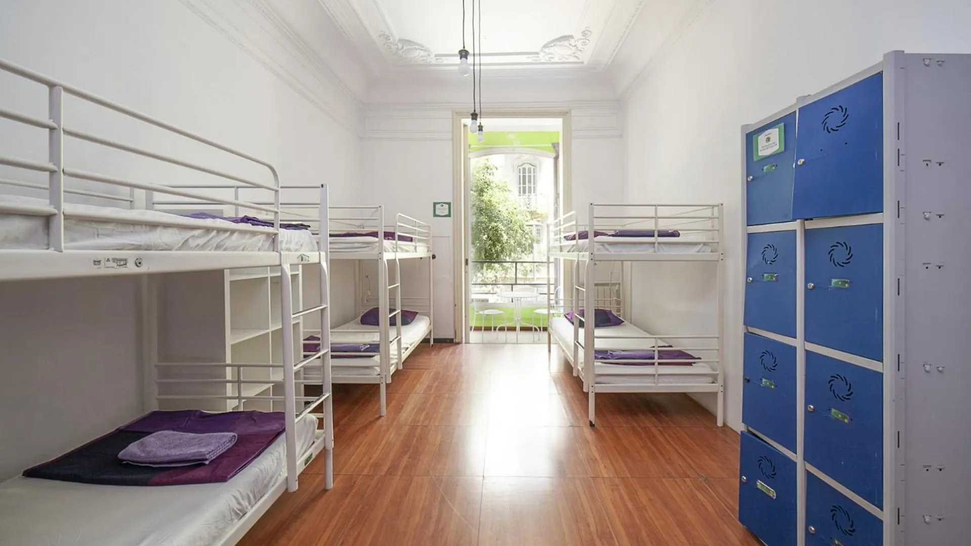 ברצלונה Fabrizzios Terrace Hostel ספרד