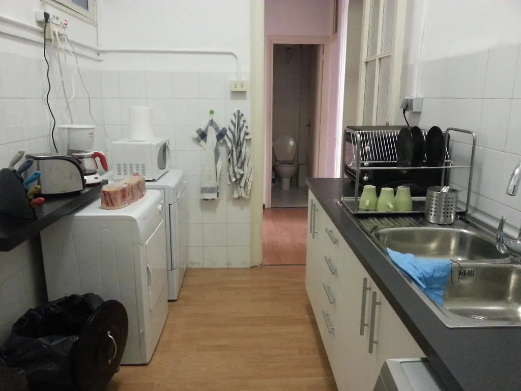 ברצלונה Fabrizzios Terrace Hostel ספרד