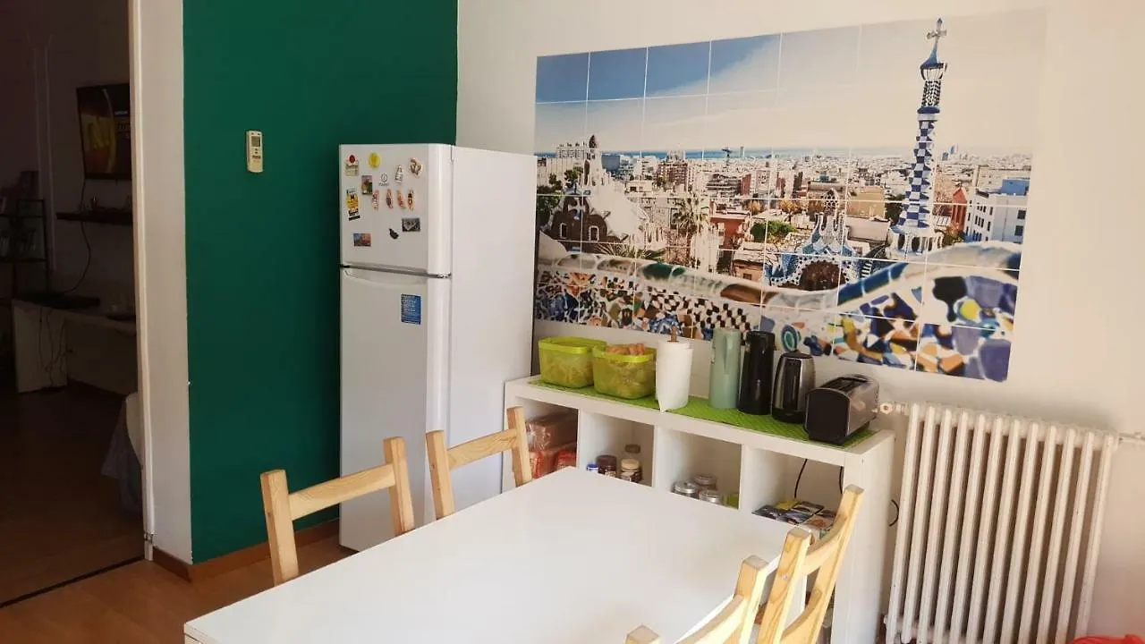 ברצלונה Fabrizzios Terrace Hostel