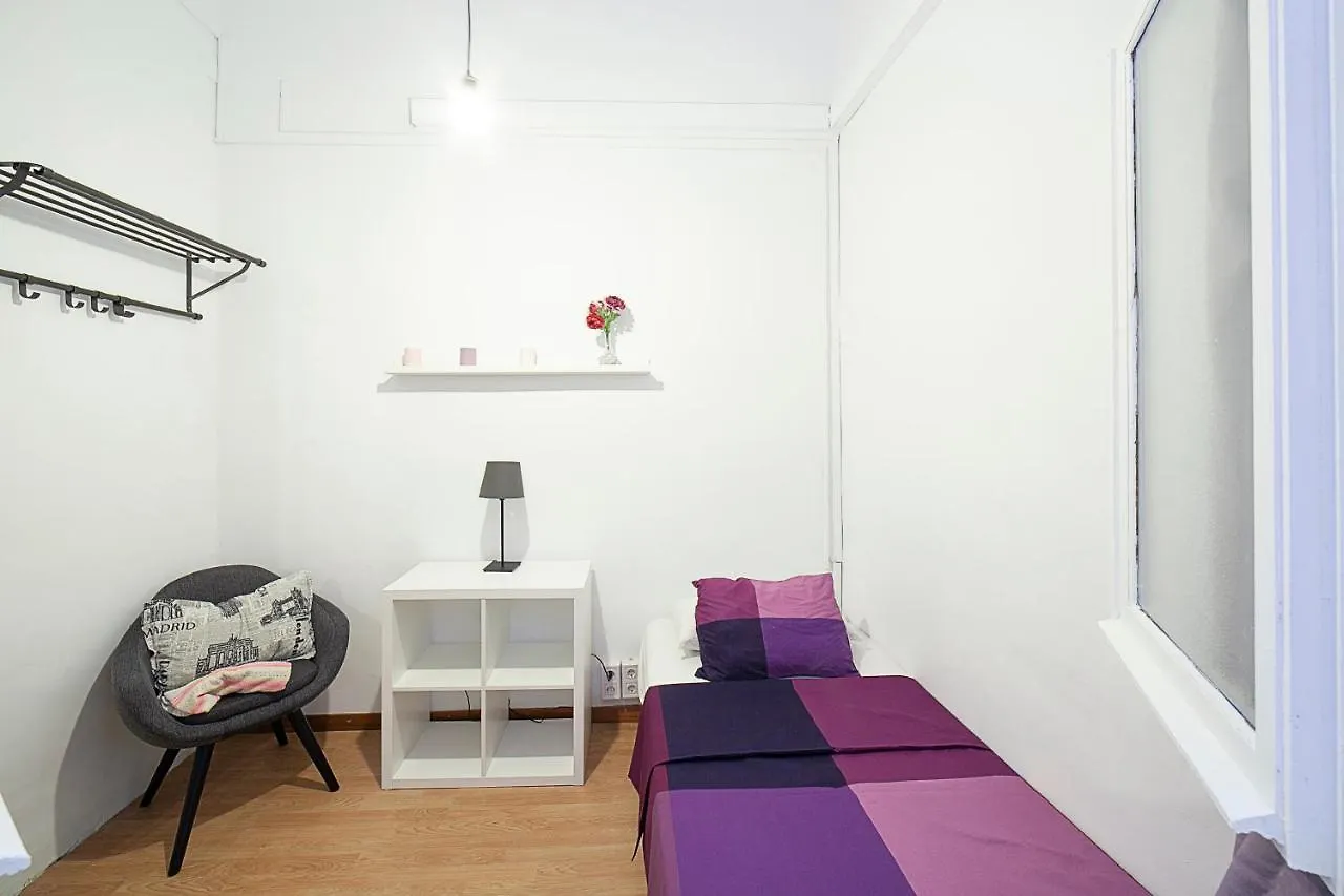 Fabrizzios Terrace Hostel 바르셀로나 0*,  스페인