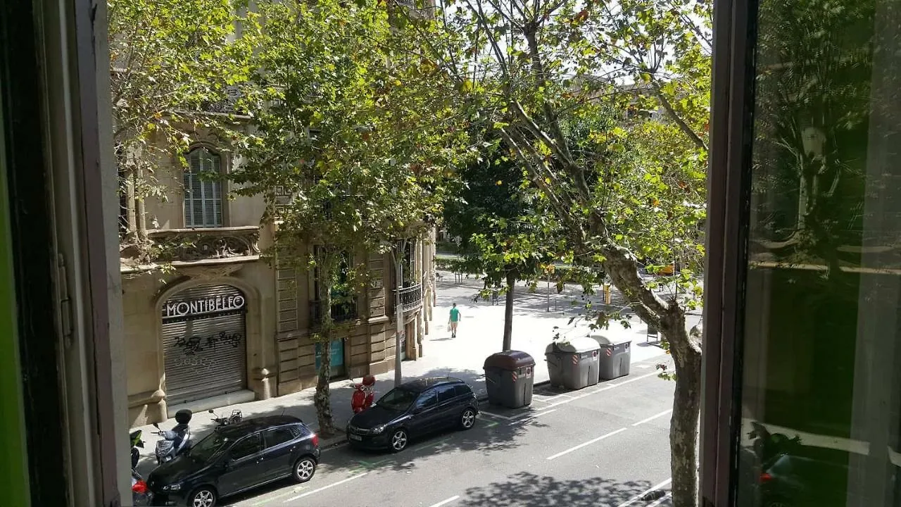 Fabrizzios Terrace Hostel Barcelona